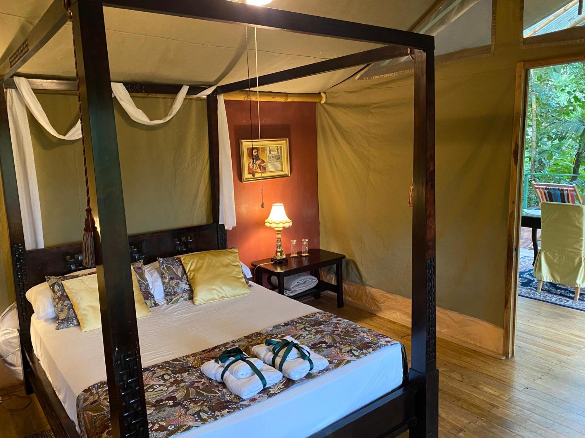 Colina Secreta - Glamping And Villas Puerto Viejo de Talamanca 外观 照片