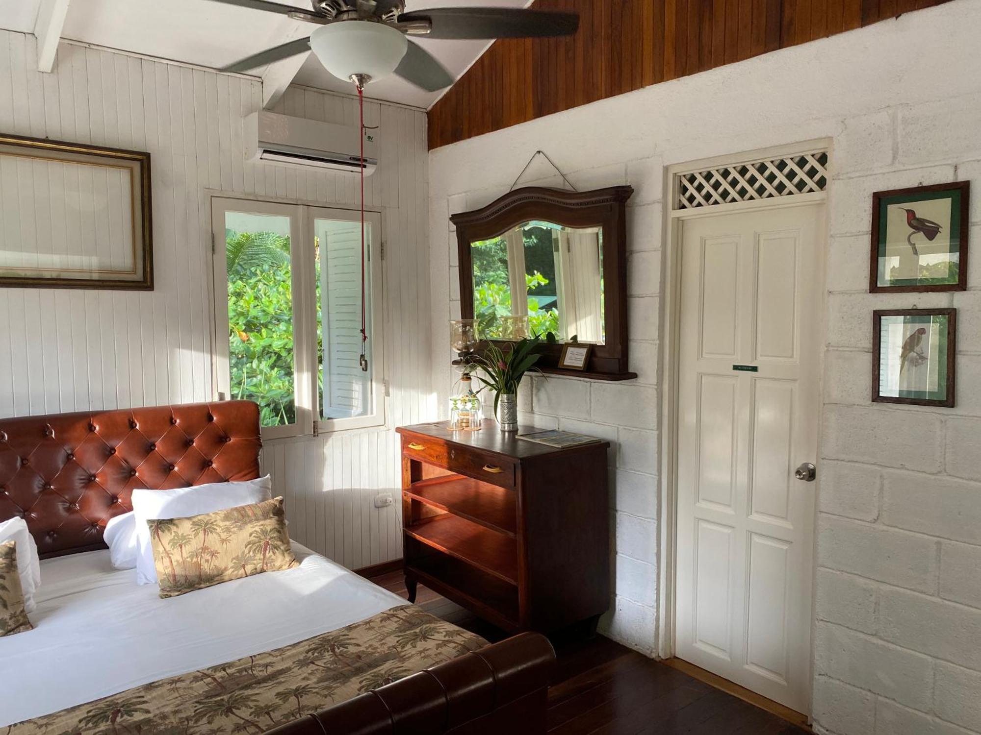 Colina Secreta - Glamping And Villas Puerto Viejo de Talamanca 外观 照片